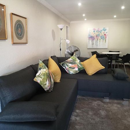 Rest-a-While Guest House - Pretoria-Noord Extérieur photo