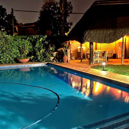 Rest-a-While Guest House - Pretoria-Noord Extérieur photo