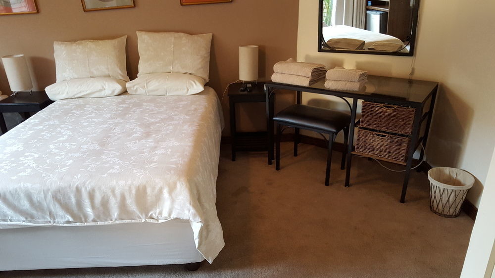 Rest-a-While Guest House - Pretoria-Noord Extérieur photo