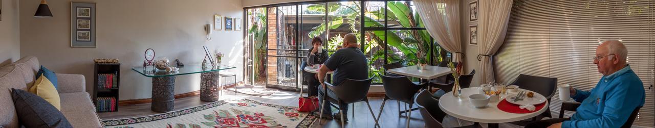 Rest-a-While Guest House - Pretoria-Noord Extérieur photo