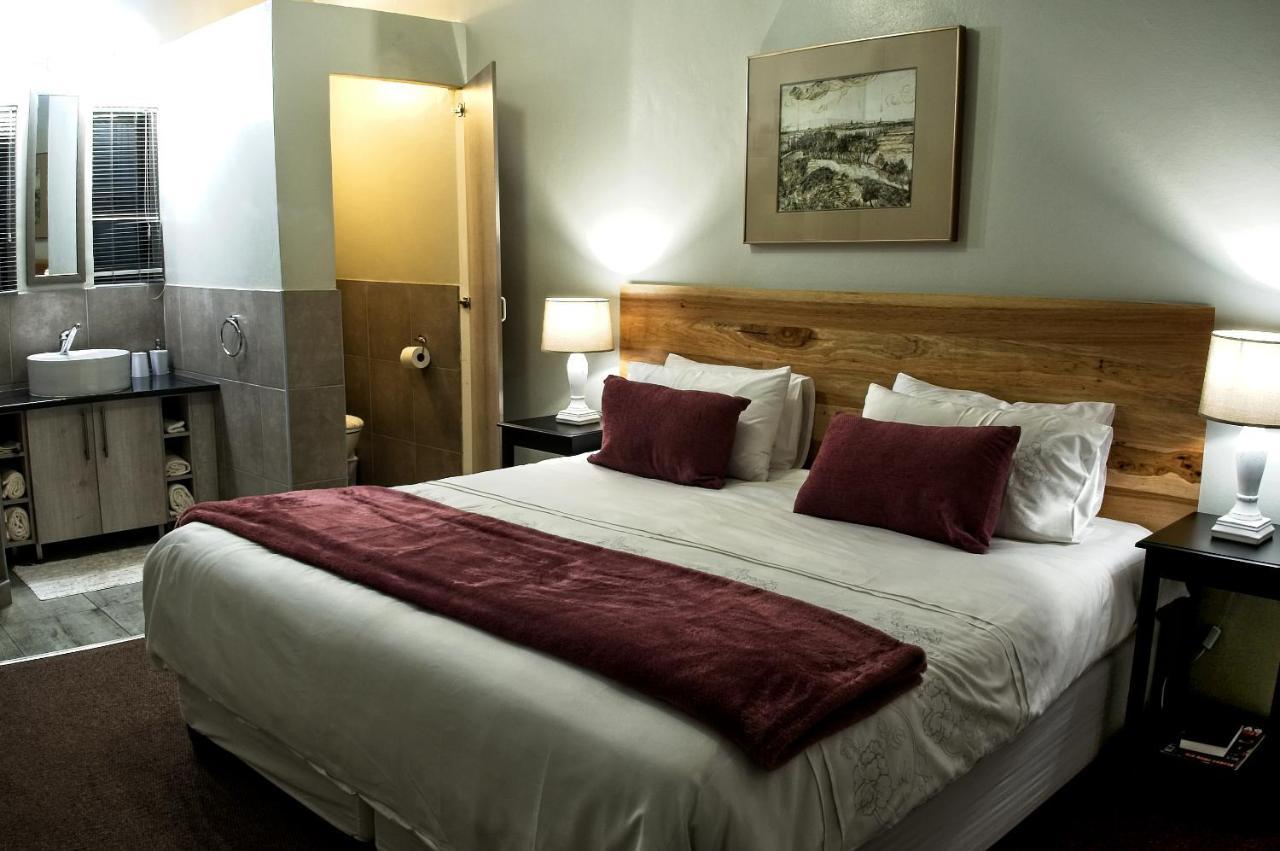 Rest-a-While Guest House - Pretoria-Noord Extérieur photo
