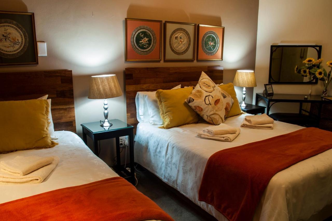 Rest-a-While Guest House - Pretoria-Noord Extérieur photo
