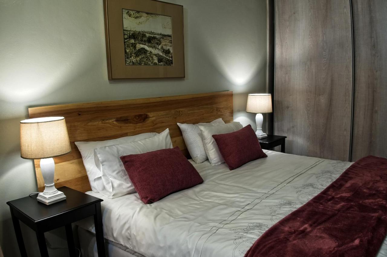 Rest-a-While Guest House - Pretoria-Noord Extérieur photo