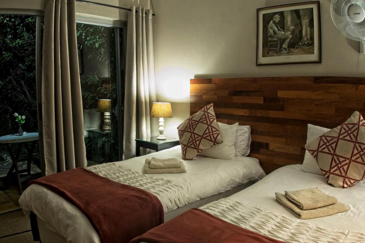 Rest-a-While Guest House - Pretoria-Noord Extérieur photo