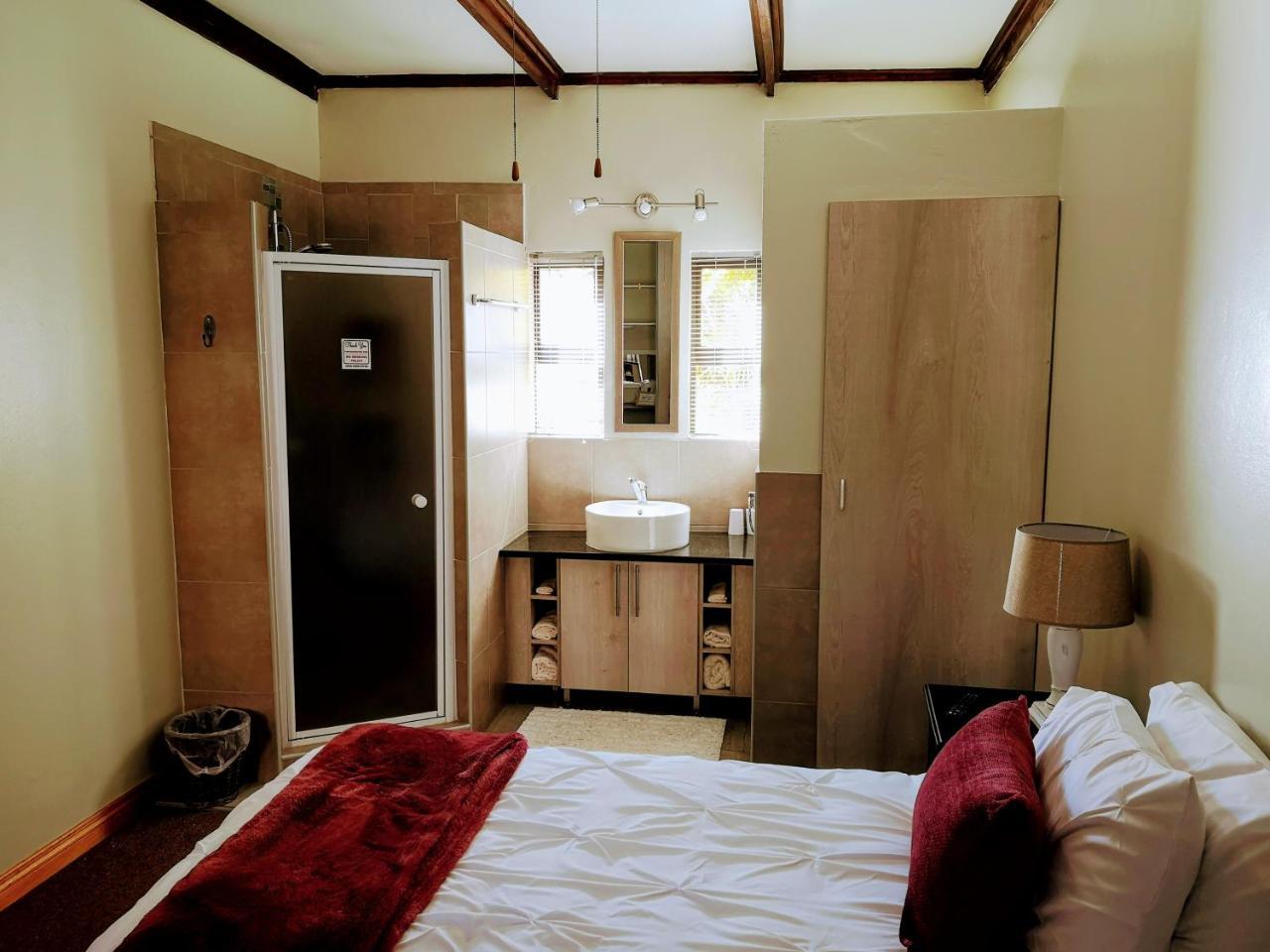 Rest-a-While Guest House - Pretoria-Noord Extérieur photo