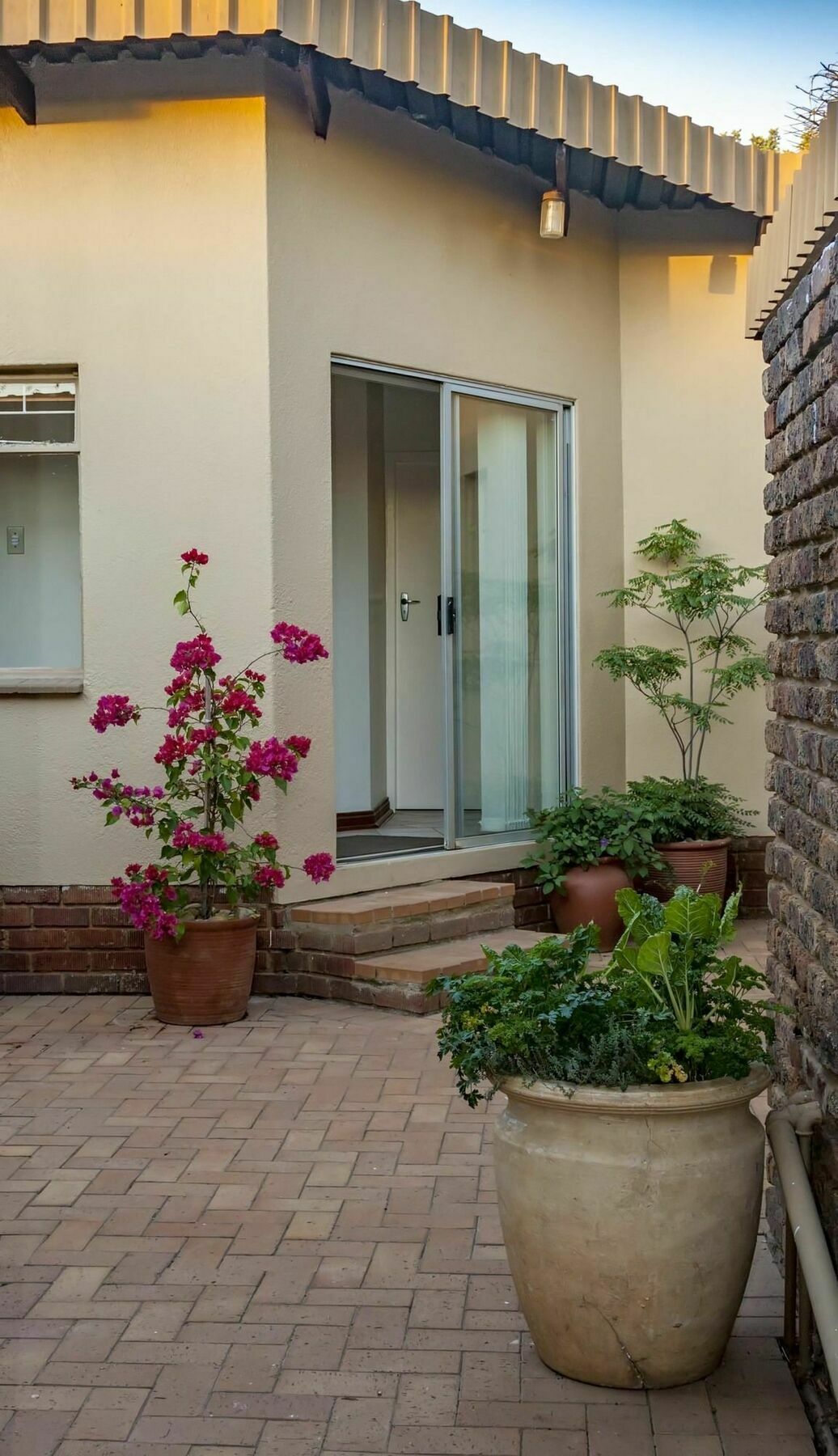 Rest-a-While Guest House - Pretoria-Noord Extérieur photo