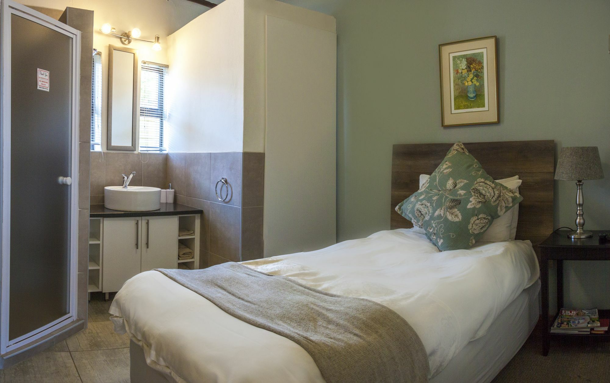 Rest-a-While Guest House - Pretoria-Noord Extérieur photo