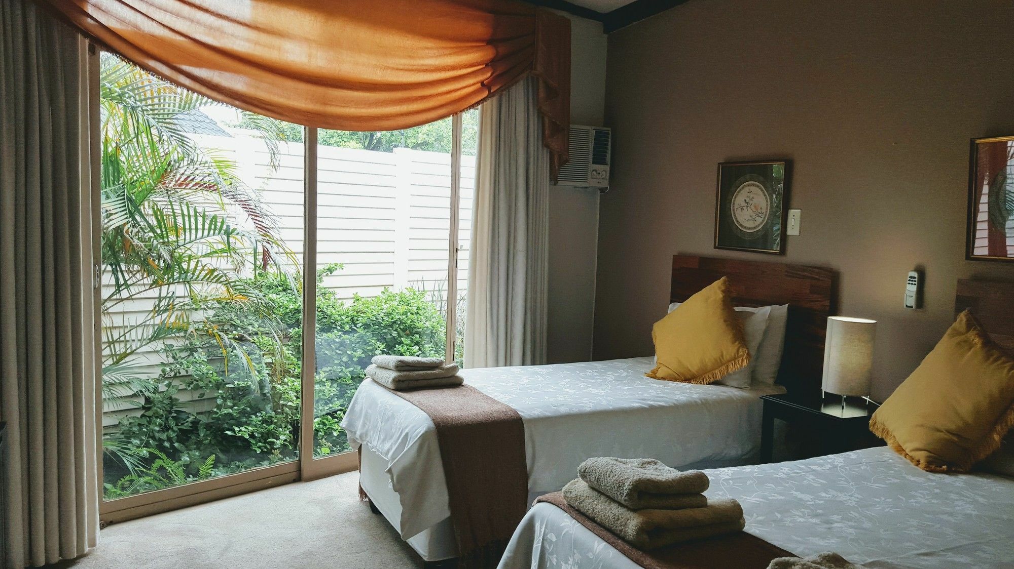Rest-a-While Guest House - Pretoria-Noord Extérieur photo