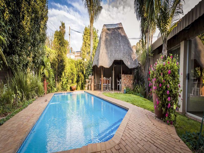Rest-a-While Guest House - Pretoria-Noord Extérieur photo