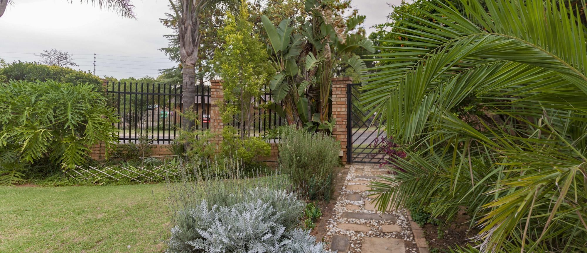 Rest-a-While Guest House - Pretoria-Noord Extérieur photo